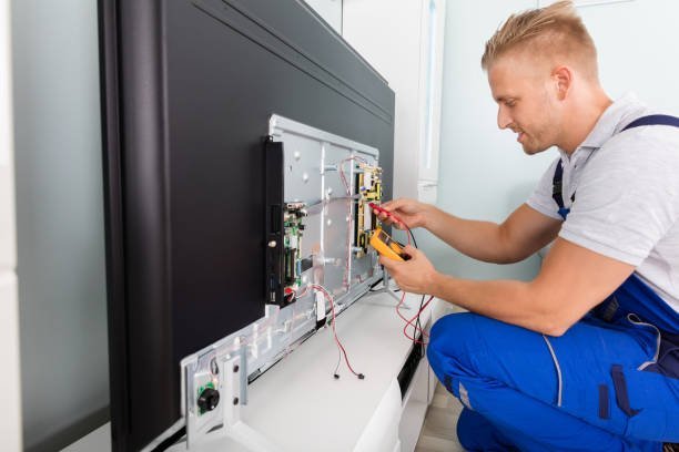 What to Expect During a Professional TV Repair Service in Dubai