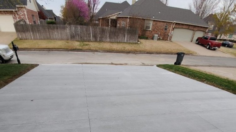 High-Quality Concrete Driveway Installation in Glenpool