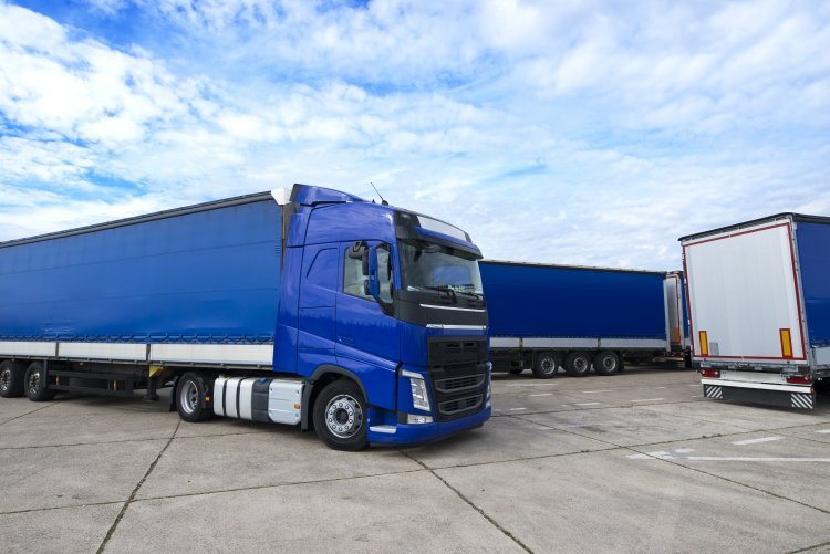 A Guide to Popular Types of Trucks Used for Goods Delivery in Logistics