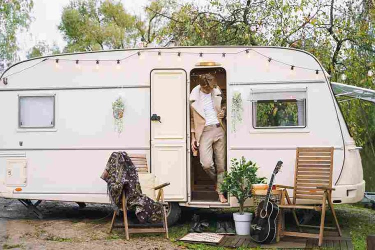 Why Shepherd Huts Are Perfect for Solo Travelers?